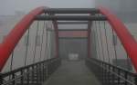 Fugngerbrcke vom Einkaufzentrum Lago in Konstanz im Nebel. (21.Februar.2007)