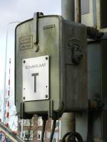 Schalter bei eine Eisenbahnbrcke in Leiden 14-02-009.