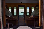 Bayrisches Eisenbahnmuseum, Dampffest 2025.

Bayerischer Abteilwagen 3. Klasse, die Sitze sind aus Holz, aber ergonomisch geformt. Nrdlingen, Juni 2025.
