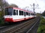 Ein dreiteiliger Stadtbahnwagen B der Dortmunder Stadtwerke zwischen den Haltestellen Insterburger Strae und Huckarde Abzweig am 03. April 2008.