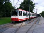 Eine Doppeltraktion aus Stadtbahnwagen B verlt die Haltestelle Fredenbaum in Dortmund als Zug der Linie U41 nach Hrde; der Abzweig nach links im Vordergrund fhrt zur Wendeschleife - 19. Juli 2008.