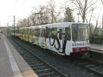 Eine Doppeltraktion aus Statbahnwagen B in Dsseldorf-Oberbilk als Linie U 77 nach Holthausen am 04.03.2004.