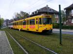 Eine Doppeltraktion aus Stadtbahnwagen B der ersten Genaration bei der Einfahrt in die Haltestelle Margarethenhhe am 22. April 2008; Technisch geben die beiden Triebwagen zumindest uerlich noch weitgehend den Ursprungszustand wieder - Abweichungen ergeben sich uerlich nur durch die neuen LED-Fahrzielanzeigen und die fr den Fahrgastwechsel stillgelegten Endeinstiege.