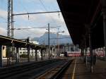 Blick vom Bahnhof auf die Alpen