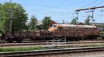 A-RCW 31 81 3900 042-2 Gattung Rs, abgestellt mit anderen Schadwagen im Gbf Pattburg. 21.06.2025