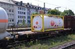 A-SFH 21 81 4437 162-0 Gattung Lgss beladen mit nem EuroTainer mit 24000l Volumen. Koblenz 12.08.2025