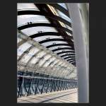 . Glasrhre - Fugngersteg der S-Bahnstation  Besucherpark  am Flughafen Mnchen, Architekten: Auer, Weber und Assozierte (Matthias)