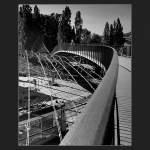 . bers Netz - Fugngersteg in Stuttgart am Lwentor (Jonas)