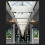 Im Flughafen von Kopenhagen: Auch die Werbeplakate wurden symetrisch aufgehngt. (Matthias)