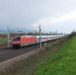 101 075 mit IC 2371 am 12.04.2008 in Sinzheim(Baden).