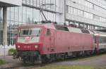 120 148 ist am 1.4.2007 mit EC 102 richtung Kiel unterwegs. (Bild aus Freiburg Hbf vom Bahnsteig aus gemacht!)