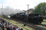 Hier der zweite Teil mit den zusammengekuppelten Loks. Lrm und Dampf waren infernalisch (Wolsztyn, 03.05.2008).