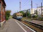 Ein EN 57 im Bahnhof Opole im Sommer 2006.