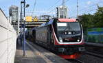 EBS - Erfurter Bahnservice GmbH, Erfurt [D] mit ihrer '187 420-5' [NVR-Nummer: 91 80 6187 420-5 D-EBS] und einem Ganzzug gedeckter Schüttgutwagen am 11.06.25 Durchfahrt Bahnhof Berlin-Hohenschönhausen.