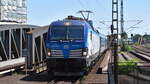 ČD - České dráhy a.s., Praha [CZ] mit der geleasten Rolling Stock Lease s.r.o. Vectron '193 980-0', Name: 'Jindřiška' [NVR-Nummer: 91 80 6193 980-0 D-RAILL] und EC aus Prag nach Hamburg bei der Einfahrt Bahnhof Berlin-Sp ...