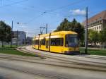 Strassenbahnzug am rathaus, Sommer 2005
