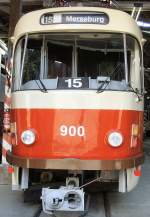 Tatra-Zug, gekennzeichnet als Linie 15 im Depot, 19.9.2009