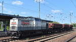 STRABAG BMTI Rail Service GmbH mit ihrer '203 166-4' [NVR-Nummer: 92 80 1203 166-4 D-BRS] und drei leeren Schüttgutkippwagen am 11.06.25 Höhe Bahnhof Schönefeld b. Berlin.