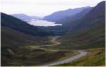 Wieder ist ein Pass berwunden und es geht runter zum Loch Maree. A832. (06.08.2008)