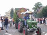 Die Winzer mit einem alten Deutz Traktor im Festumzug anlsslich des Lauchaer Heimat-, Wein- und Schtzenfestes 2007; 19.08.2007