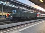 Die SBB Ae 4/7 10976 verlässt mit ihrem 'Schulzug' Lausanne.

9.Okt. 2025