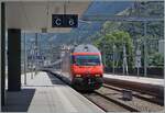 Mit einer SBB Re 460 an der Spitze erreicht ein IR 90 von Brig nach Genève Aéroport den Bahnhof von Visp. 

8. Aug. 2024