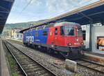Die SBB Re 6/6  (620 061-2) wartet in Vevey  auf die Weiterfahrt  in Richtung Villeneuve.
22. April 2025