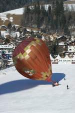 ... richtet sich auf. 
(Chteau d'Oex, den 30. Jan. 2009)