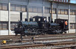 150 Jahre Emmentalbahn.

E 3/3 853 der Jura-Simplon und Ed 3/3 3 'Langnau' der Emmentalbahn rangieren zur Restaurierung ins Depot des Bahnhofs Burgdorf. Mai 2025.