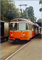 Da mit dem gehoben Stromabnehmer fotogener, noch einmal der BD BDe 8/8 N° 1 in Wohlen, der als Regionalzug 663 auf die Abfahrt nach Dietikon wartet. 

25. Juli 1984