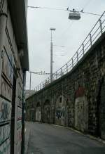 So prachtvoll die einladende Vorderseite der Bahnhfe ist, so unheimlich und duster wirkt oft die Rckseite, so auch in Lausanne.
(Januar 2009) 