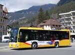 (273'263) - GrindelwaldBus, Grindelwald - Nr. 202/BE 908'202 - Mercedes am 28. Mrz 2025 beim Bahnhof Grindelwald