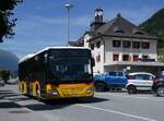 (276'890) - PostAuto Graubnden - GR 102'343/PID 10'773 - Mercedes am 18. Juni 2025 beim Bahnhof Scuol-Tarasp