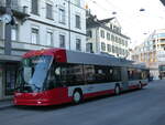(273'757) - SW Winterthur - Nr. 137 - Hess/Hess Gelenktrolleybus am 7. April 2025 beim Hauptbahnhof Winterthur