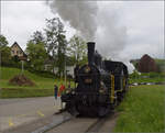 Brauereifest Feldschlösschen.

Der Sandwichzug mit E 2/2 8666 'Chnurrli' und E 3/3 8512 auf Pendelfahrt Rheinfelden-Feldschlösschen. April 2025.