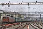 Am Schluss der stattlichen  Train Chase  der L'Association 141R568 hilft zu meiner Freude die BLS Ae 4/4 251; hier bei der Abfahrt in Lausanne.

26. Okt. 2024
