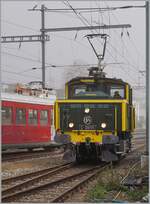 Nachdem die SNCF C 20155 UIC N° 97 85 1 932-0 (ex SBB Ee 3/3 II 1615, ex SNCF C 20155) des Verein  Team C-20155  ihr Manöver in Balsthal erledigt hatte, konnte ich sie fotografieren. 
Später pendelte die herrlich hergerichtet Lok für Führerstandsfahrten zwischen Balsthal und Klus.

8. Nov. 2025 