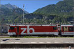 Man sieht der 101 962 der Zentralbahn ihre 35 Jahre berhaupt nicht an. Wunderbar gepflegt psentiert sie sich in Meiringen. Juli 2024.