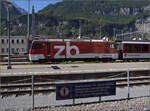Man sieht der 101 962 der Zentralbahn ihre 35 Jahre berhaupt nicht an. Wunderbar gepflegt psentiert sie sich in Meiringen. Juli 2024.
