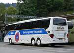 (276'278) - Aus Holland: Beuk, Noordwijk - Nr. 365/BB-069-B - Setra am 5. Juni 2025 beim Bahnhof Gstaad