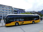 (274'151) - PostAuto Bern - BE 610'535/PID 12'124 - eMercedes am 24. April 2025 beim Bahnhof Interlaken West