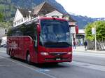 (274'166) - Hilrio, Schtz - LU 204'127 - Volvo am 24. April 2025 beim Bahnhof Interlaken West