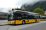 (280'659) - PostAuto Bern - BE 610'544/PID 12'279 - eSolaris am 23. September 2025 beim Bahnhof Interlaken West