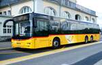 (279'273) - PostAuto Bern - BE 811'692/PID 11'425 - MAN am 22. August 2025 beim Bahnhof Spiez