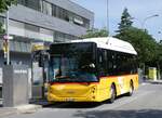 (276'884) - Gessinger, Bad Ragaz - GR 185'405/PID 11'902 - eHeuliez-Iveco am 18. Juni 2025 beim Bahnhof Landquart