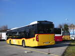 (272'084) - CarPostal Ouest - VD 607'890/PID 10'989 - Mercedes (ex JU 43'869) am 15. Februar 2025 in Yverdon, Garage