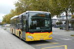 (281'207) - CarPostal Ouest - VD 464'835/PID 10'602 - Mercedes am 11. Oktober 2025 beim Bahnhof Yverdon