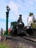 Die RhB G 3/4 N 1 Rtia von 1889 zu Besuch bei der B-C.
Dieses Bild, entstand an der gleichen Stelle wie das  alte  Sepia Bild. 
3. Mai 2008