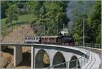 Die SEG G 2x2/2 105 der Blonay Chamby Bahn mit ihrem Dampfzug auf dem Weg von Blonay nach Chamby und fährt über den nun frisch sanierten Baye de Clarens Viaduktes. Der westliche Teil des Viaduktes wurde neu erstellt und wird in Zukunft den ständigen Bergdruck (bzw. Bewegung) Richtung Baye de Clarens Schlucht aufnehmen können. 

18. Mai 2025 