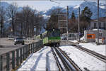 Ein l�ngerer Zug wird uns erst mal nach oben zur Endstation Leysin Grandhotel mitnehmen. Angef�hrt von Bt 352, dann Bt 351 und geschoben von BDeh 4/4 313. Leysin Feydey, Janaur 2026.